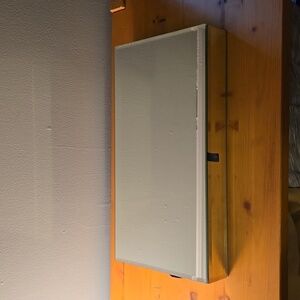 Mirror box